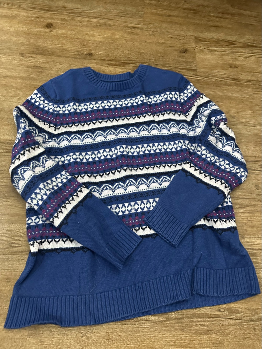 croft & barrow Blue Patterned Crewneck Sweater with White and Purple Accents